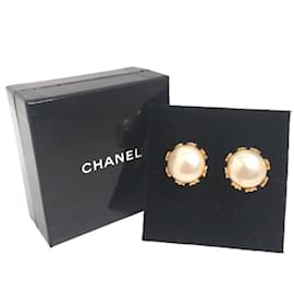 Orecchini a clip dorati Chanel