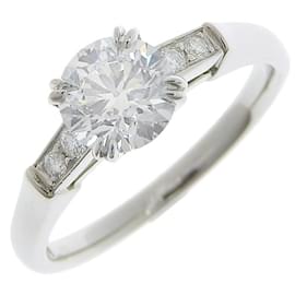 Anello in platino con diamante taglio rotondo Harry Winston