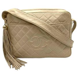 Borsa a spalla Chanel in pelle di agnello matelassé beige