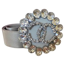 Cinturón Chanel con Logo Doble CC y Cristales Plateado