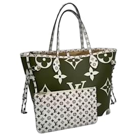 Louis Vuitton Neverfull MM Monogram Giant Beige