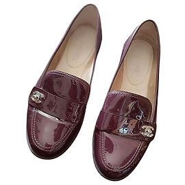 CHANEL von Karl Lagerfeld 15P / 2015 Chanel Turn Lock Emaille Slipper