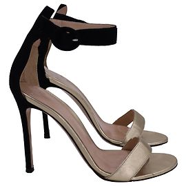 Sandali con cinturino alla caviglia Gianvito Rossi Portofino in pelle e suede oro e nero