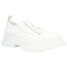 Alexander McQueen Tread Slick Lace Up in Bianco