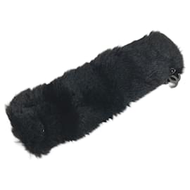 Bracciale Cocomark CC in pelliccia nera Chanel