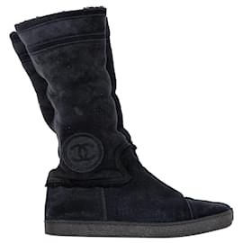 Chanel CC Logo Shearling Stiefel aus dunkelblauem Wildleder