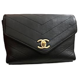 Bolso Chanel de piel negra