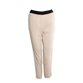 Maje, pantalón de pralina rosa con cinturón negro