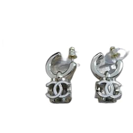 pendientes Chanel nuevos con caja