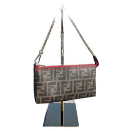 Pochette Fendi Zucca in pelle con catena