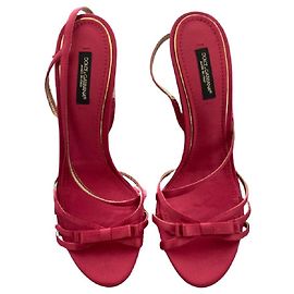Sandalias Dolce & Gabbana de satén rojo oscuro