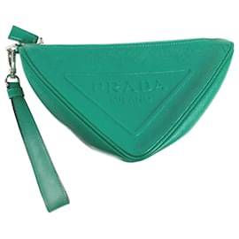 Pochette Clutch Prada 2NE054 con placca triangolare in rilievo