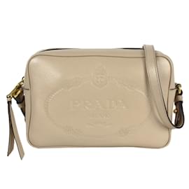 Borsa a spalla in pelle di vitello Prada