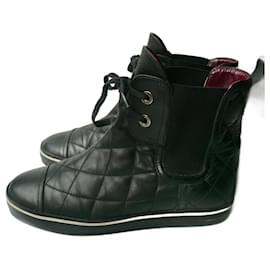 Botas de cuero acolchado negro CHANEL talla 38 BUEN ESTADO - Chanel