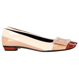 Roger Vivier Belle Vivier Ballerine con Fibbia in Pelle Verniciata Beige