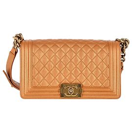 Borsa Boy Flap Media trapuntata Chanel in pelle di agnello marrone