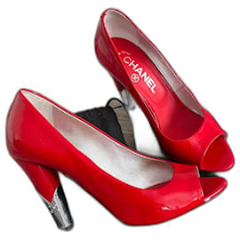 Chanel Pumps aus Lackleder in Rot Größe 36