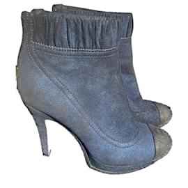 Stivaletti Chanel in pelle blu scuro