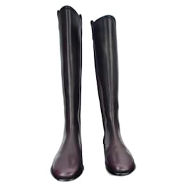 Botas Chanel Camelia de piel de cordero rojo oscuro