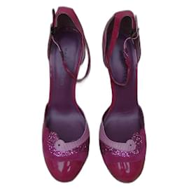 Marc Jacobs High Heels aus lila Lackleder