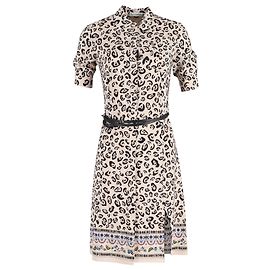Altuzarra Tiered Hemd Kleid aus cremefarbener Seide mit Tierdruck