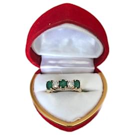 Autre Marque 14 Karat Gelbgoldring mit Smaragden und Diamanten