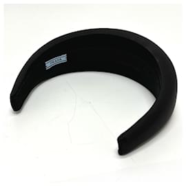 Prada Triangle Haarband