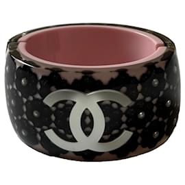 Chanel Bracciale a manica fiori in pizzo, raro!
