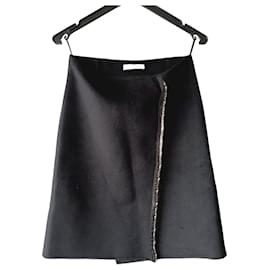 Falda envolvente Prada negra de lana y angora con strass