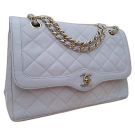Borsa Chanel in pelle beige