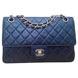 Chanel Handtasche aus schwarzem Leder