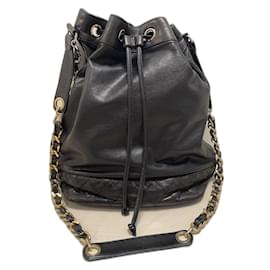 Secchiello Chanel senza nome