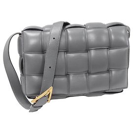 Borsa a spalla in pelle di agnello imbottita Bottega Veneta 717506