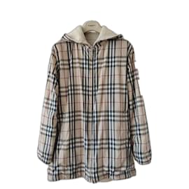 CHAQUETA BURBERRY DE NYLON A CUADROS Y CACHEMIRA REVERSIBLE.