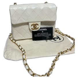 Bolso cuadrado acolchado mini CHANEL vintage 2004