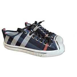 Zapatillas Burberry Negras y Azul Oscuro de Tela Talla 39