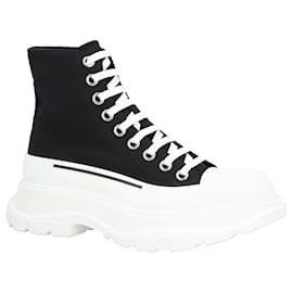 Tread Slick Stiefel 'Schwarz' von Alexander McQueen