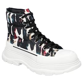 Stivali Tread Slick 'Graffiti' di Alexander McQueen