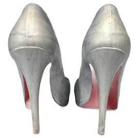 CHRISTIAN LOUBOUTIN Tacones T.EU 37 Cuero