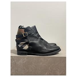 Botas de tobillo BURBERRY T.EU 38 Cuero