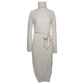 Vestido maxi envolvente de lana con cuello alto de Nanushka en beige