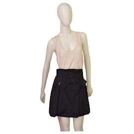 Falda corta Burberry negra de poliéster con cinturón