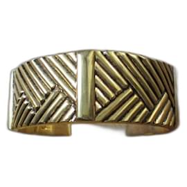 Emanuel Ungaro Bracciale in metallo dorato. Anni 80.