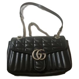 Bolsa de mão Gucci em couro e couro envernizado preto