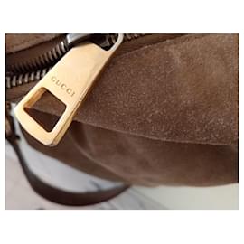 Borsa a tracolla Gucci in suede crema