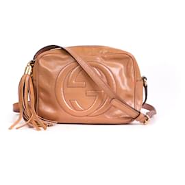 GUCCI - Borsa a spalla Gucci Soho Camera in pelle verniciata rosa