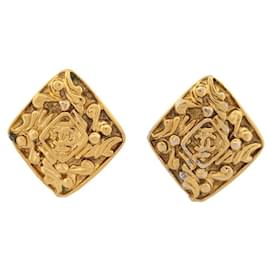ORECCHINI VINTAGE CHANEL LOGO CC A ROMBO IN METALLO DORATO