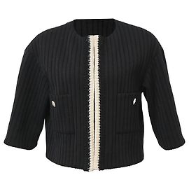 Chaqueta de punto sin cuello Chanel Crucero 2022 con bolsillos en poliamida negra