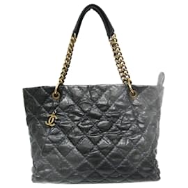 Borsa tote in pelle caviar trapuntata Chanel con catena per donne