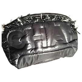 Chanel Cintura Banana Nera in Tela Trapuntata